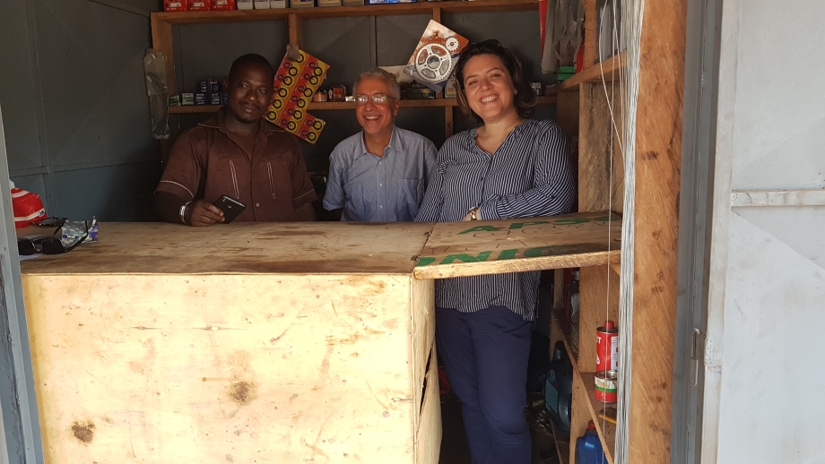 Kalifa e la sua officina di riparazioni in Costa d’Avorio
