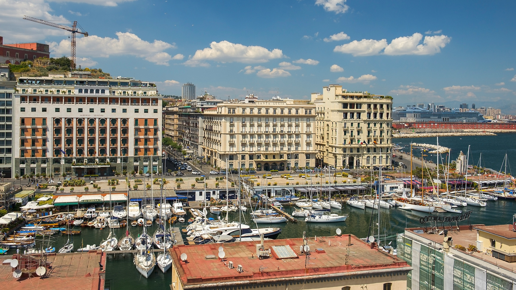 Investimento di 28,4 milioni nel turismo alberghiero di lusso a Napoli