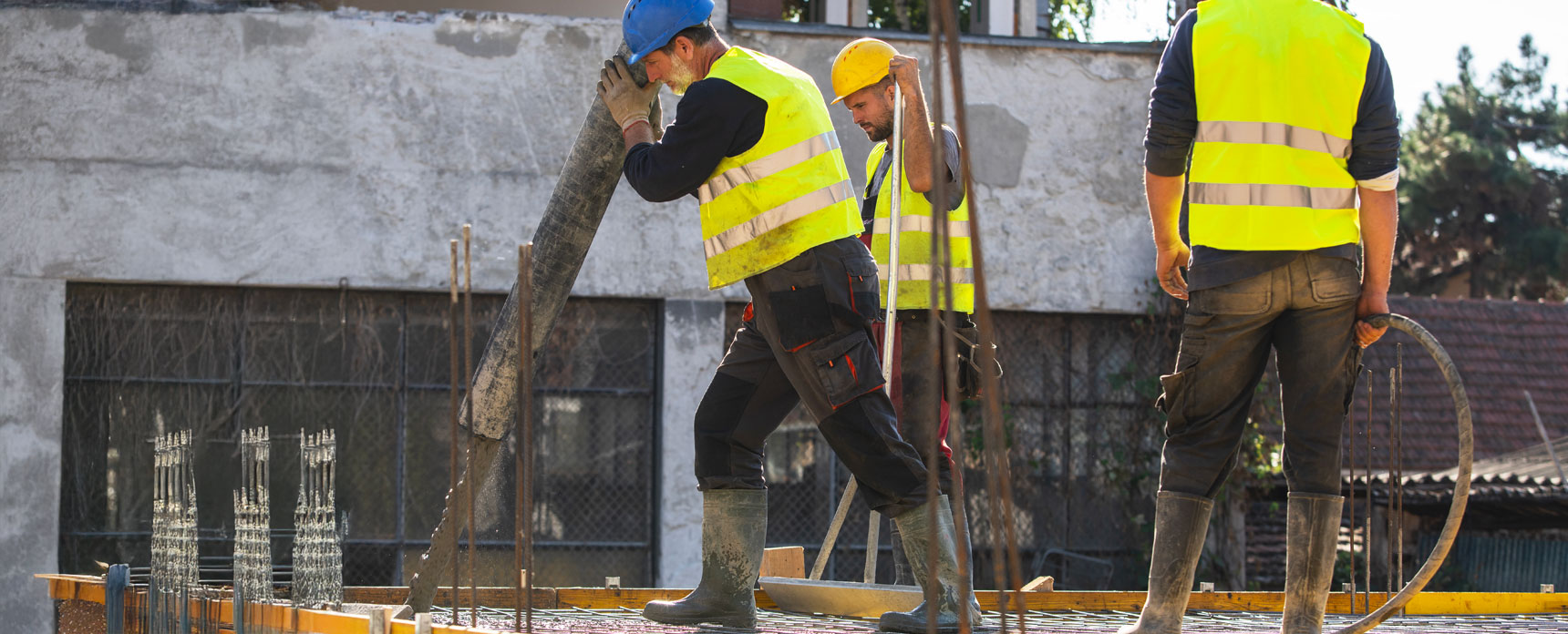 operai-industria-cantiere