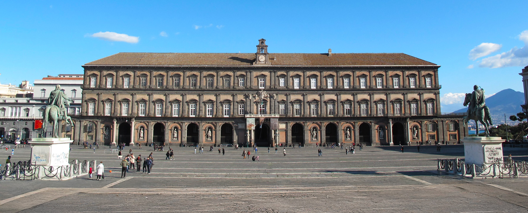 palazzo_reale_napoli_1720x696